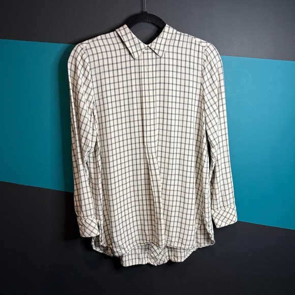 J. Jill White and Gray Relaxed Button Down Shirt - Picture 3 of 9